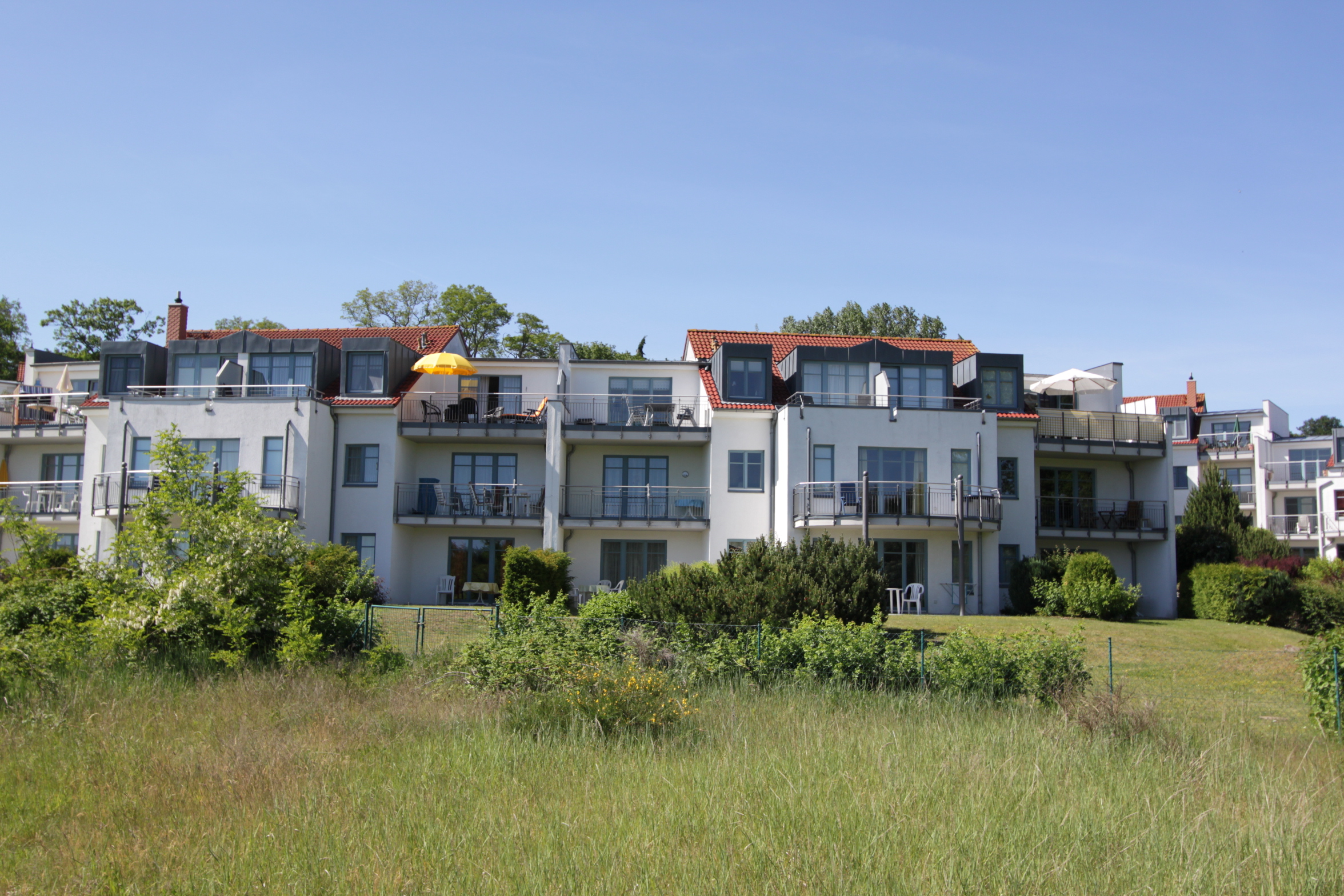 2 - Zimmer- ferienwohnung im 1. Obergeschoss mit herrlichem Ausblick zum Achterwasser in der Residenz Bellevue in Zinnowitz, Ferienwohnungsvermittlung Herrmann, http://www.fewo-usedom.cc/ferienwohnungen/usedom-zinnowitz-residenz-bellevue.htm